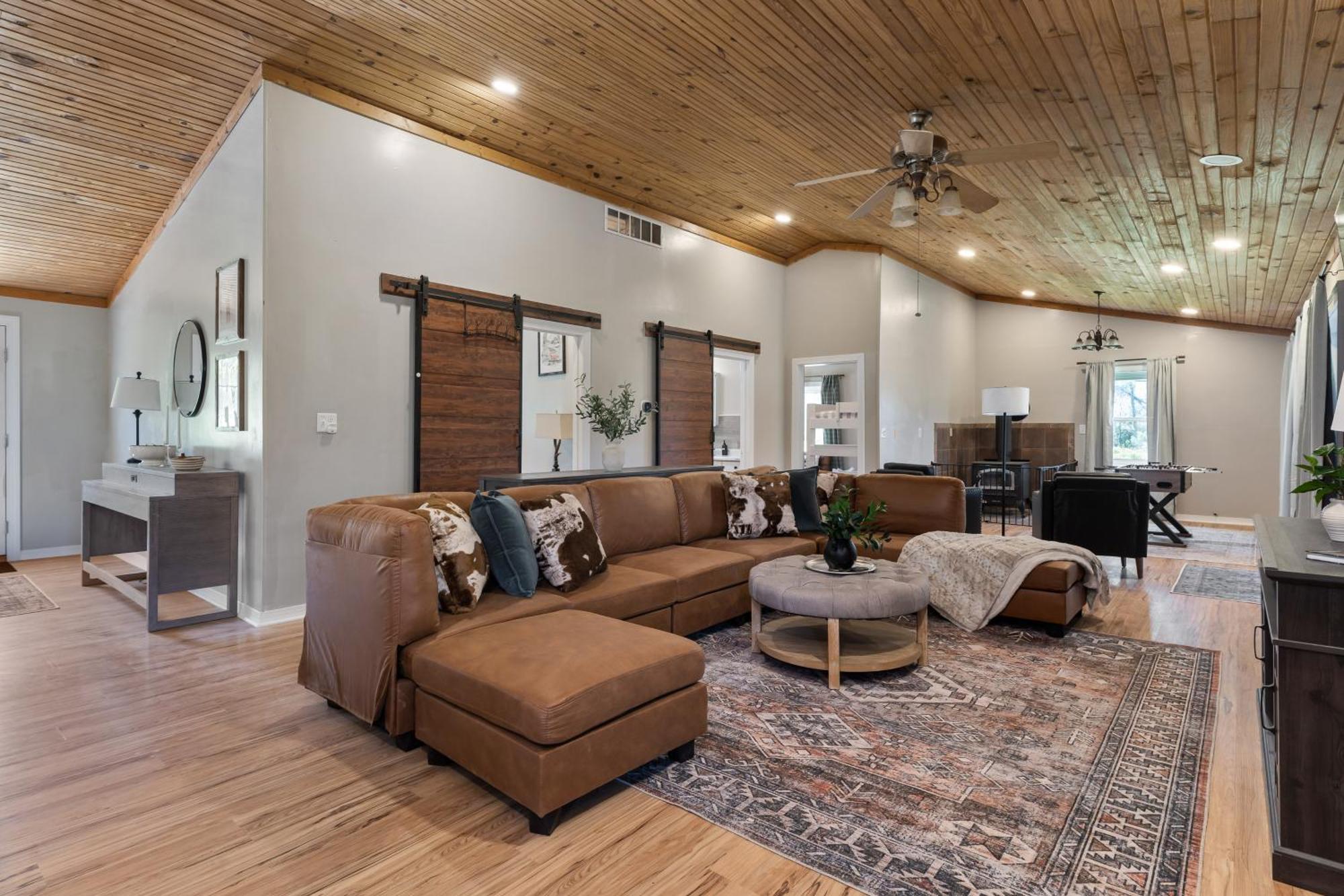 Spacious Cabin Near Hocking Hills And Caves With Hot Tub And Firepit Laurelville Екстериор снимка