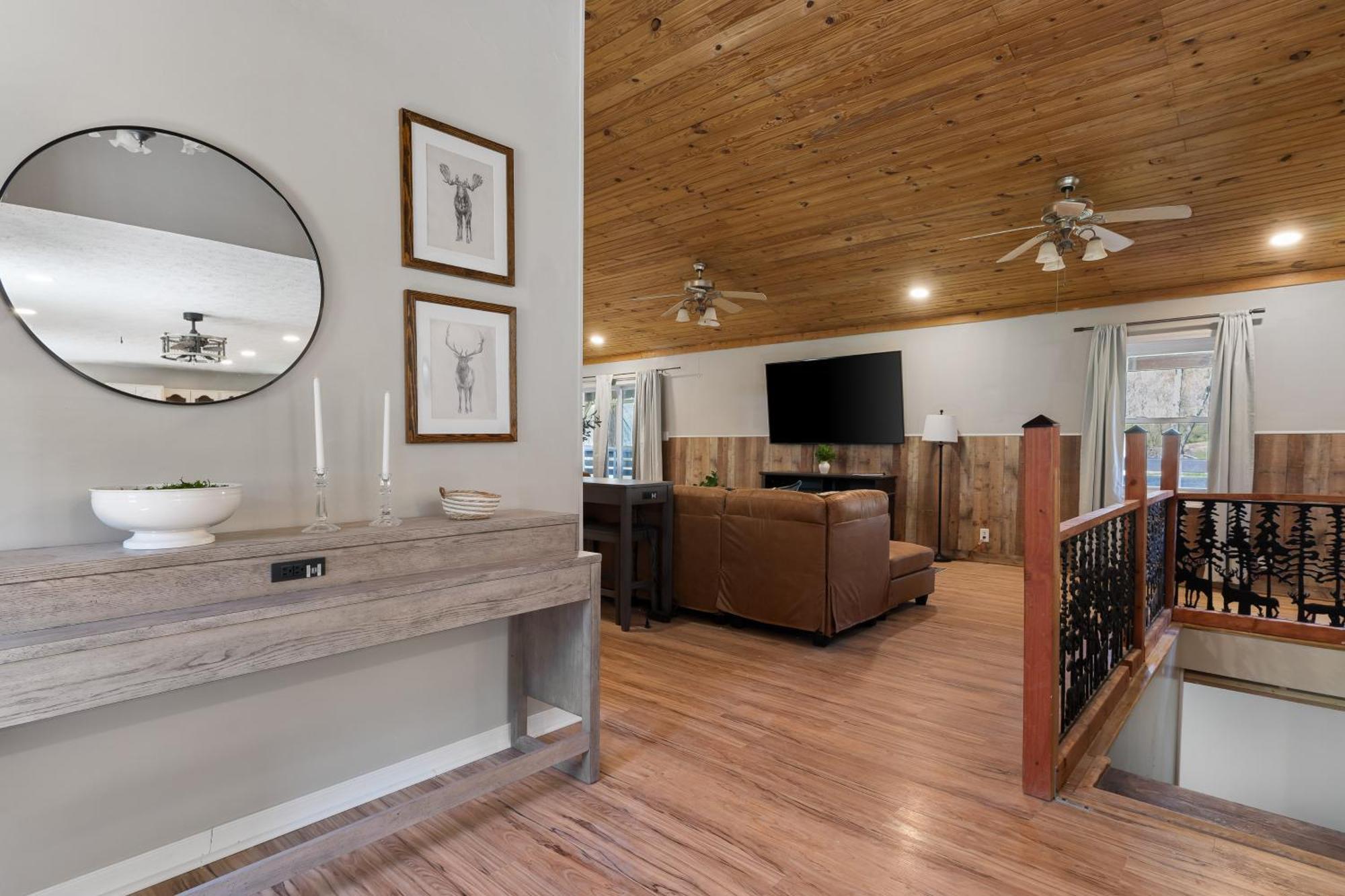 Spacious Cabin Near Hocking Hills And Caves With Hot Tub And Firepit Laurelville Екстериор снимка