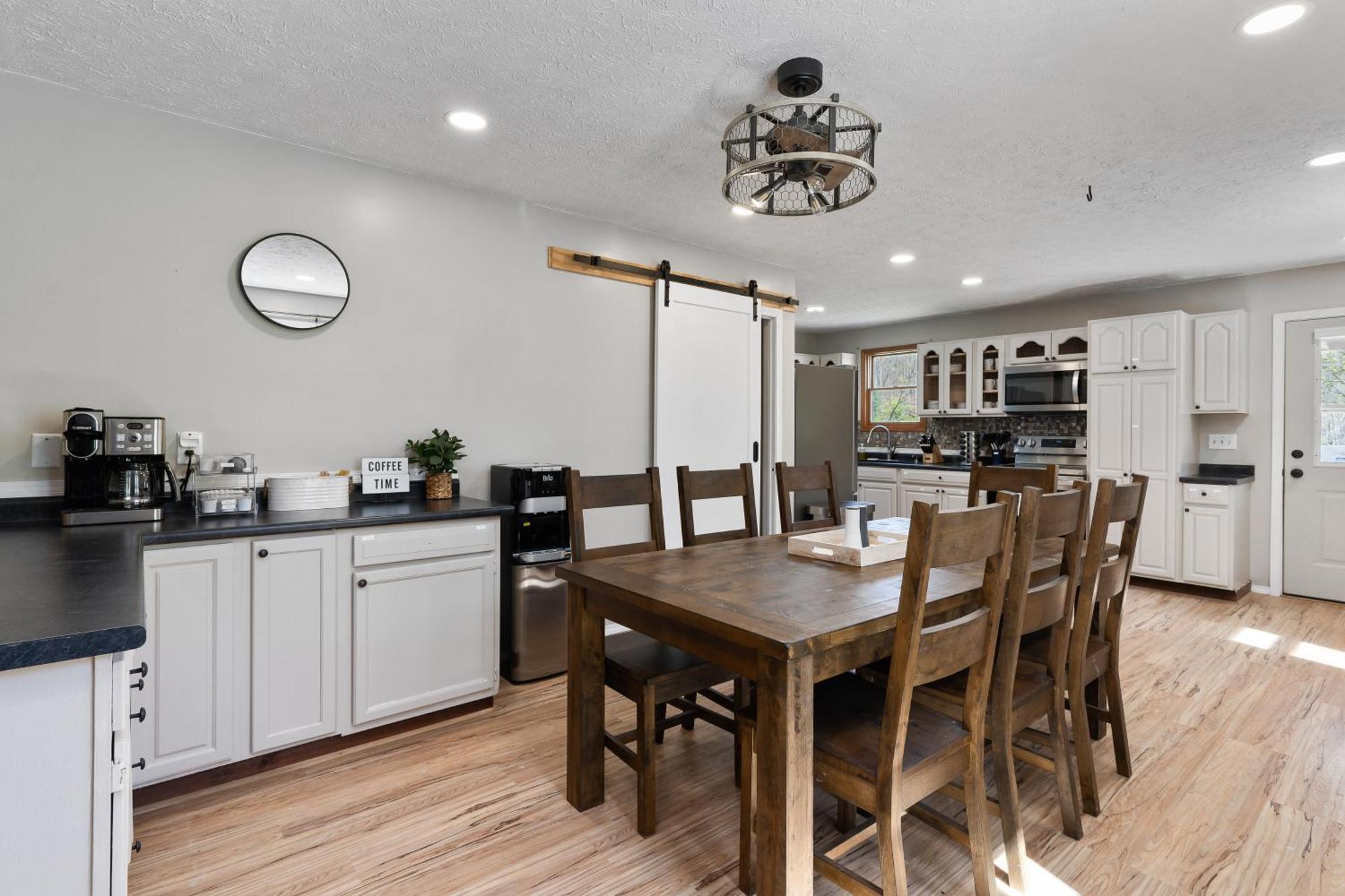Spacious Cabin Near Hocking Hills And Caves With Hot Tub And Firepit Laurelville Екстериор снимка
