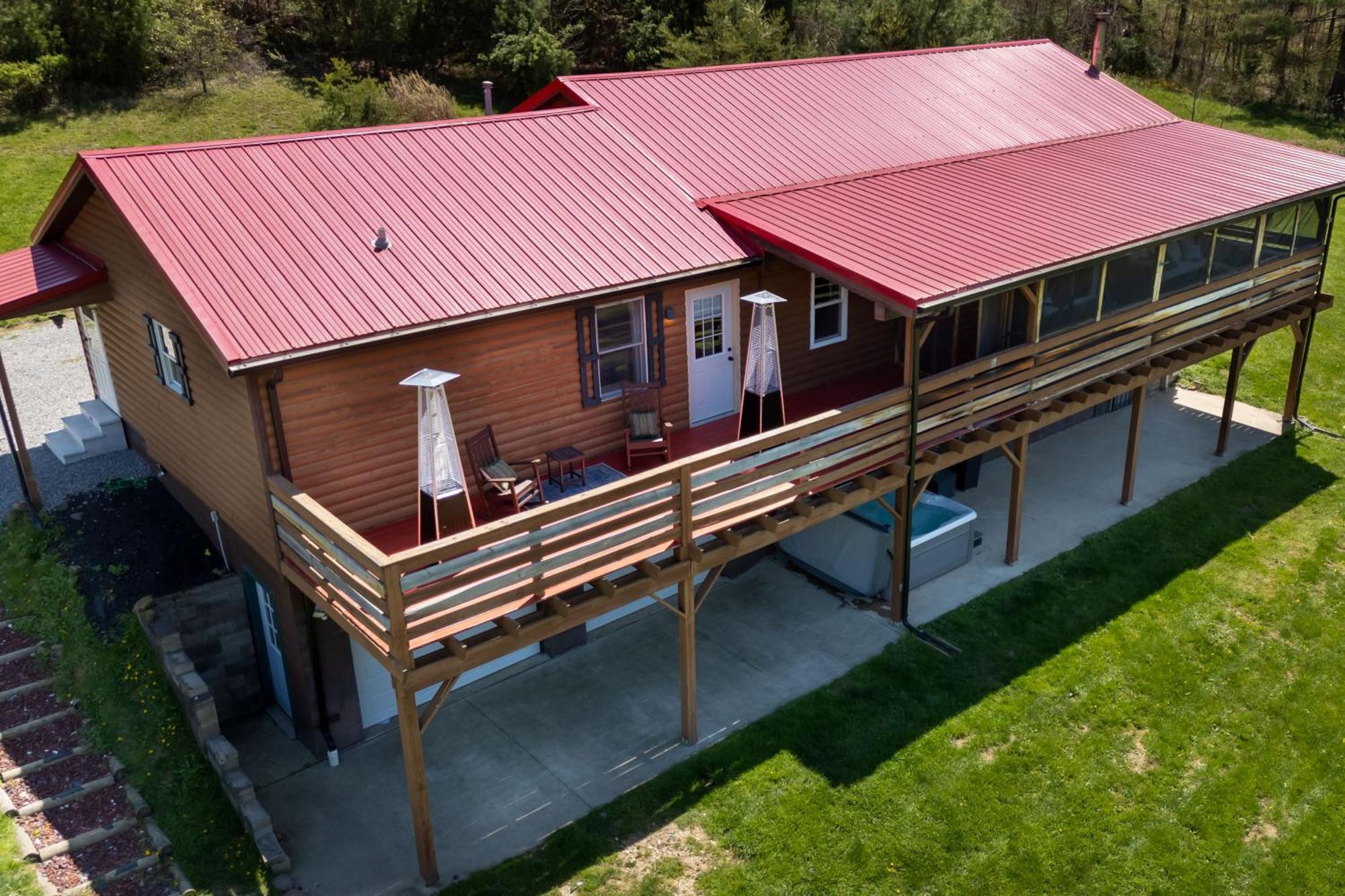 Spacious Cabin Near Hocking Hills And Caves With Hot Tub And Firepit Laurelville Екстериор снимка