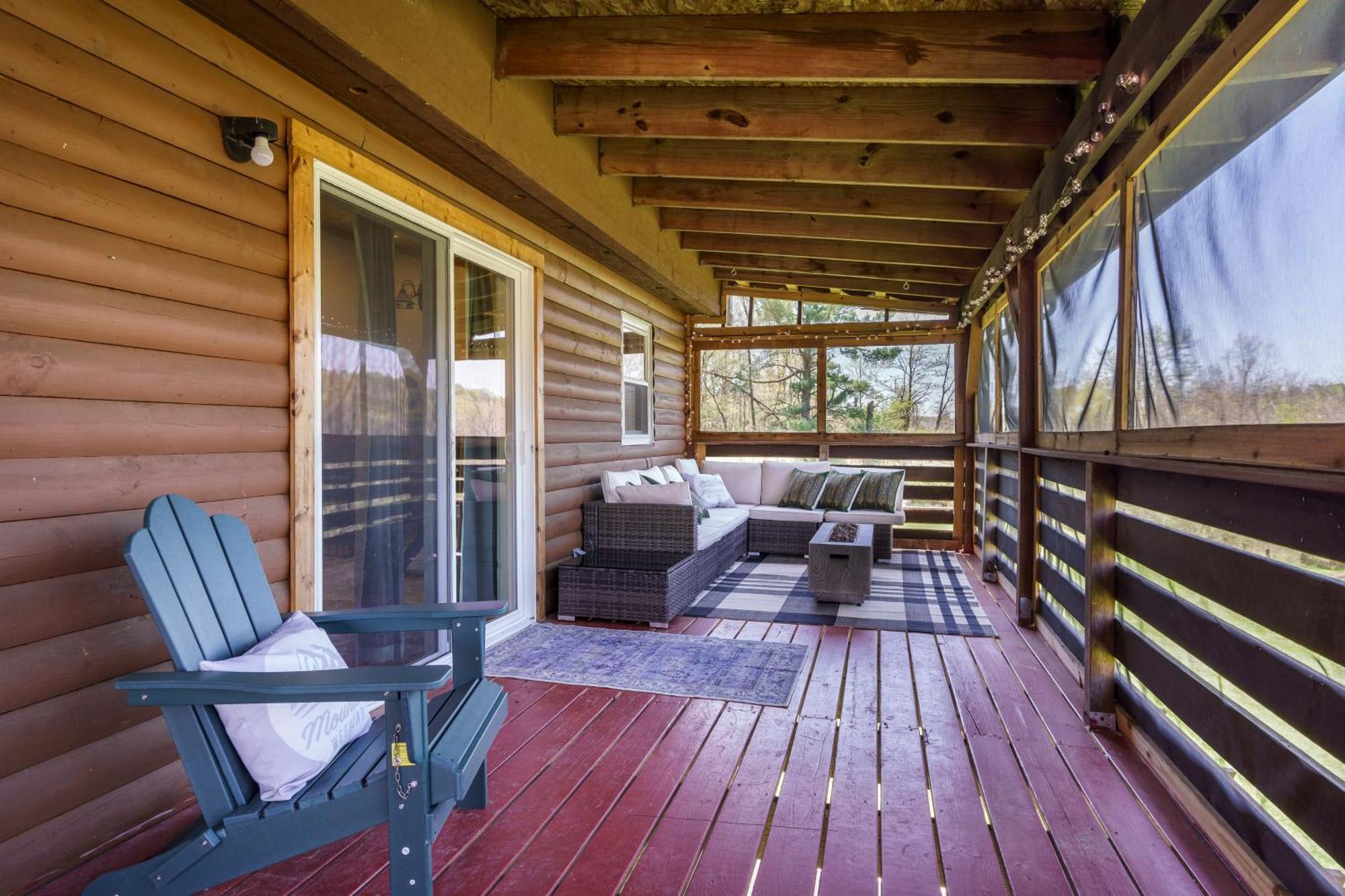 Spacious Cabin Near Hocking Hills And Caves With Hot Tub And Firepit Laurelville Екстериор снимка